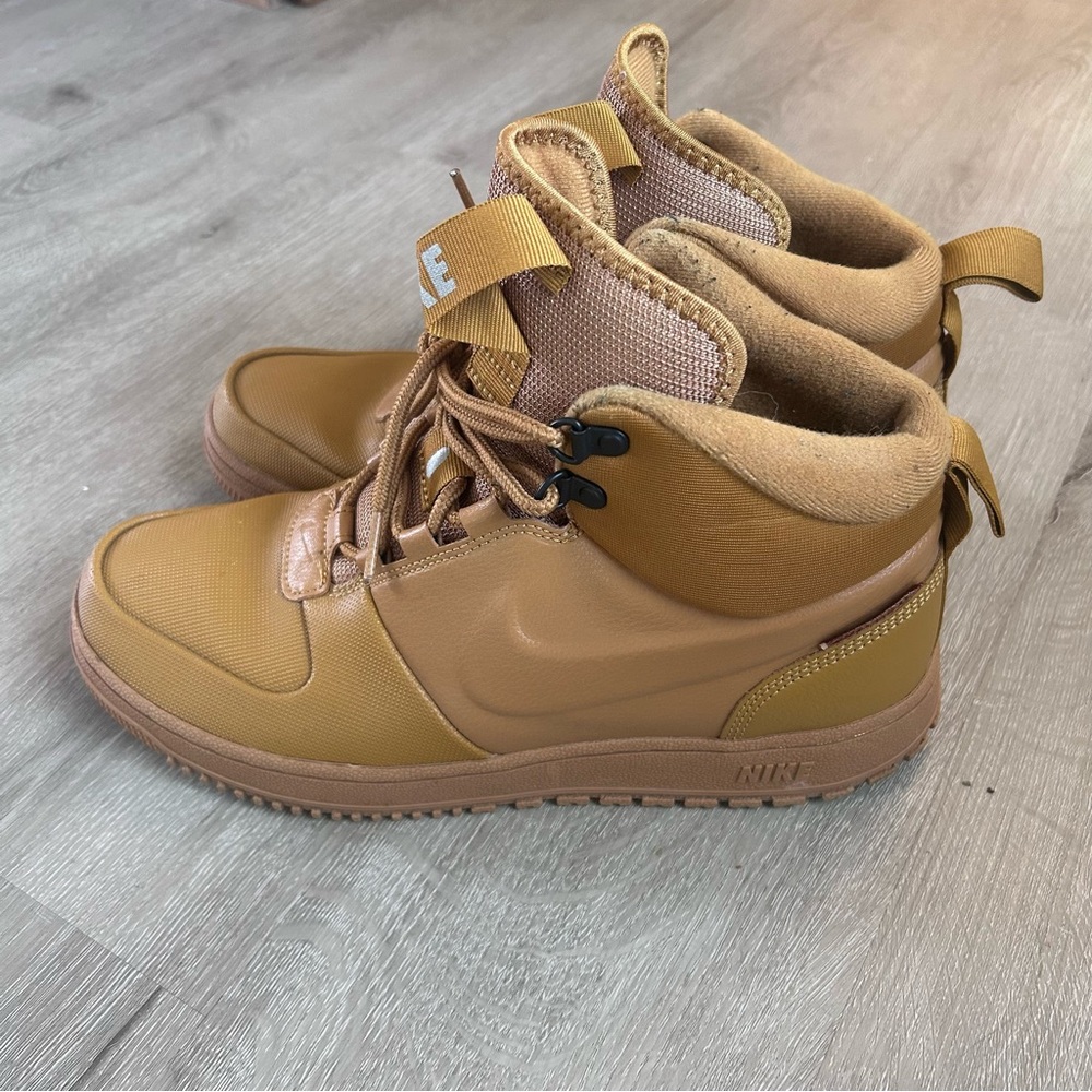 Nike Path Winter Wheat Mens Sneaker Boot